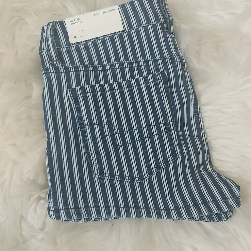💜NWT American eagle shorts💜